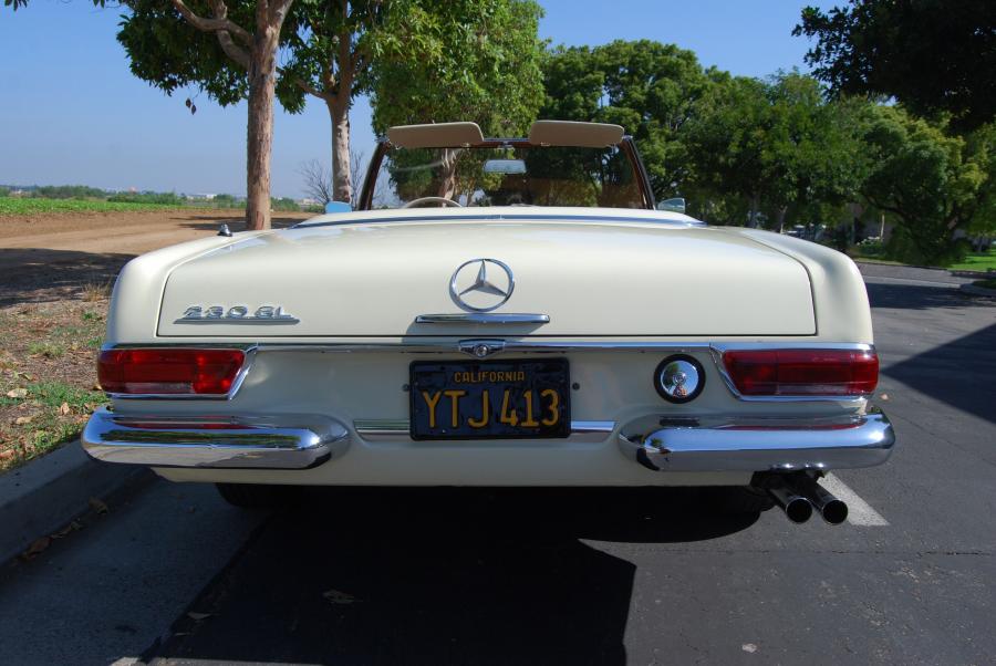  Mercedes-Benz 230 SL Roadster 1966 года  (фото 5 из 5)